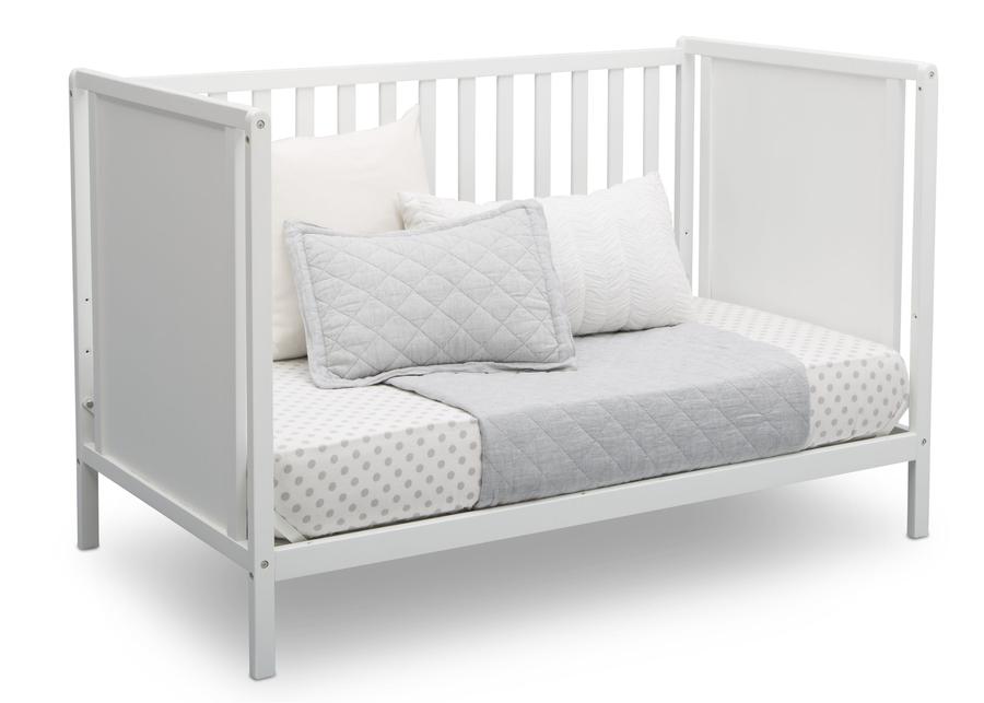 Delta Children Heartland Classic 4-in-1 Convertible Crib