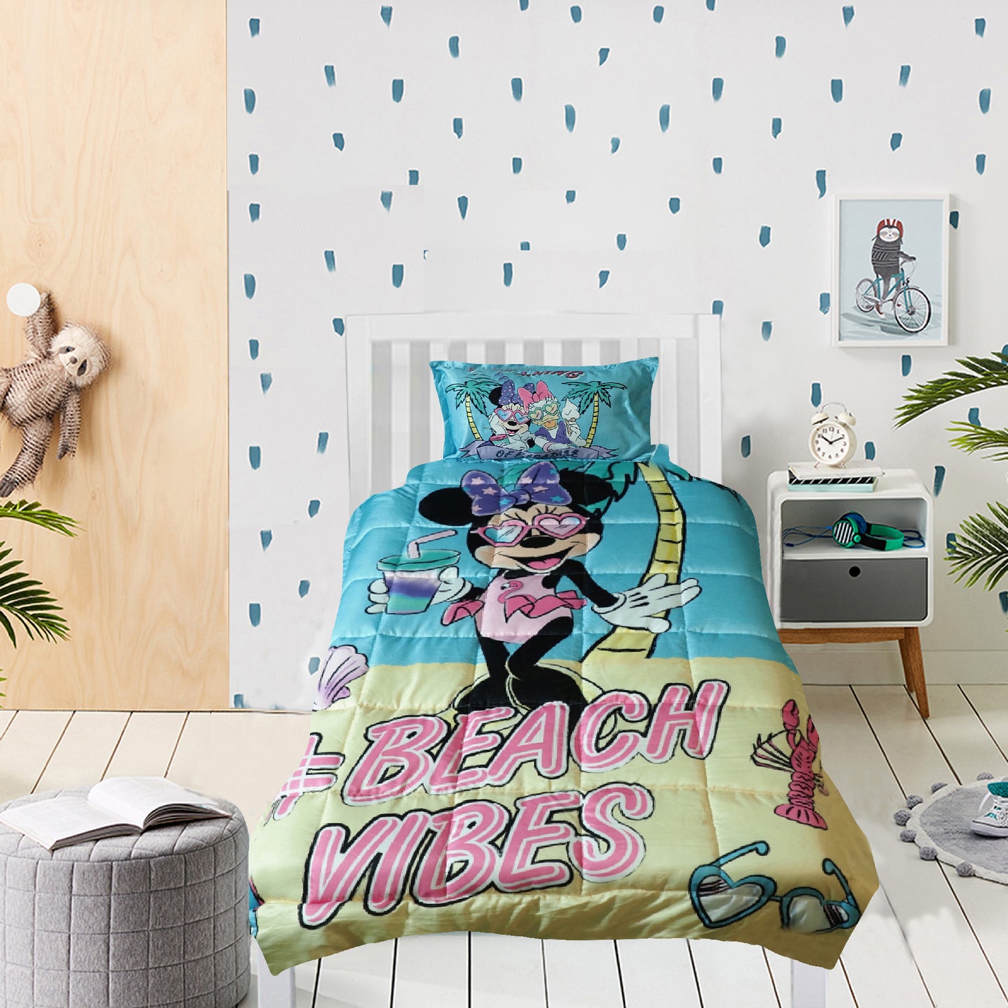 Minnie Mouse Beach Vibes 100% Cotton Comforter